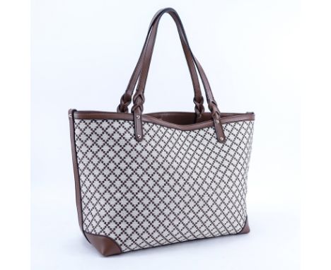 Gucci White/Brown Quilted Canvas And Leather Diamante Tote Japan Exclusive. Gold tone hardware, interior of beige canvas with