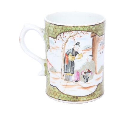 A RARE LOWESTOFT PORCELAIN MUG. the green scale ground with two vignettes in the mandarin pattern depicting figures in garden