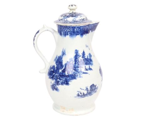 A LOWESTOFT PORCELAIN COFFEE POT. the body transfer decorated with a Chinoiserie scene with a pagoda, buildings, figures and 