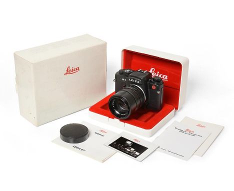 Leica R7 Camera no.1909315 with Leitz Wetzlar Elmarit-R f2.8 90mm lens and display case in original box Cosmectically Excelle