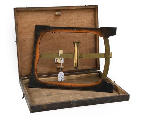 Clinometer showing inclination in inches per foot on brass scale, with level on arm in rectangular frame impressed 'Niveau de