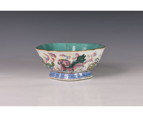 A 19th century Chinese Famille Rose porcelain footed dish, with Tongzhi (1862-1874) seal mark to base, probably of the period