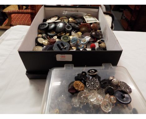 A selection of vintage buttons including stay bright's, mirror back, jet and insignia