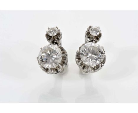 A pair of earrings, platinum, set with 4 brilliant-cut diamonds with the approximate total weight of 3.40 ct., colour grade J
