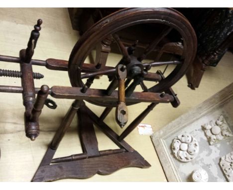 Wooden vintage  spinning wheel