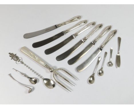 MISCELLANEOUS FLATWARE. A set of six tea knives with filled, silver handles. Also, four various condiment spoons & a small bu