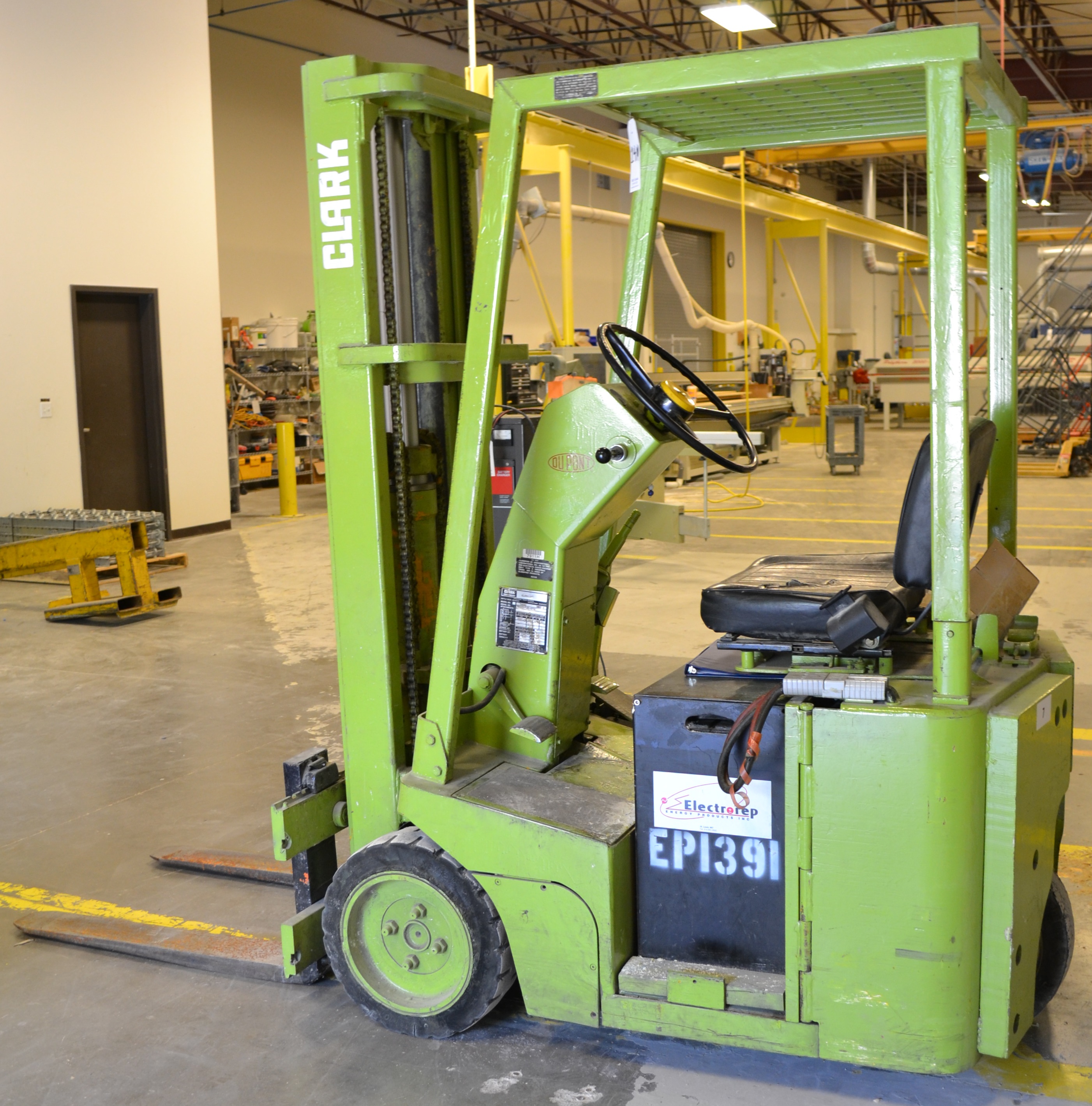 Clark Model TW25B Electric Forklift, 2,000-Lb Capacity, 3-Stage Mast ...