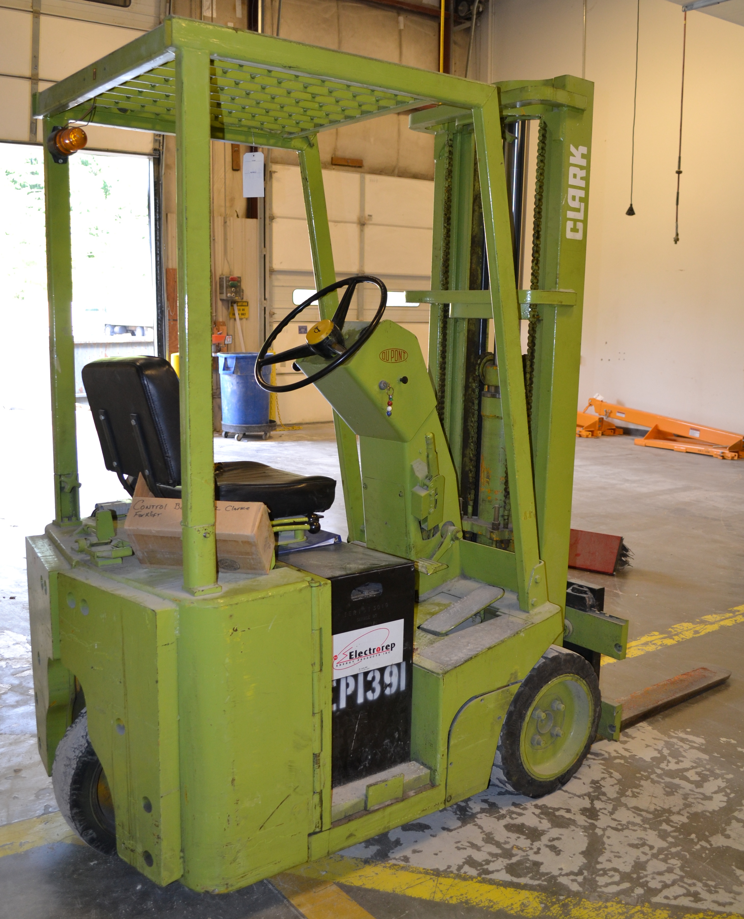 Clark Model TW25B Electric Forklift, 2,000-Lb Capacity, 3-Stage Mast ...