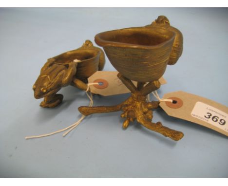 Pair of 19th or early 20th Century French gilt bronze trinket dishes in the form of a snail's shell with insect and a frog pu