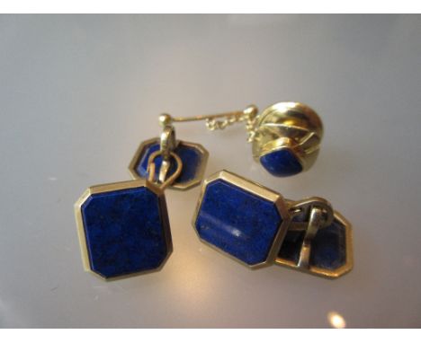 Pair of 14ct yellow gold lapis lazuli set cufflinks with a similar tie pin