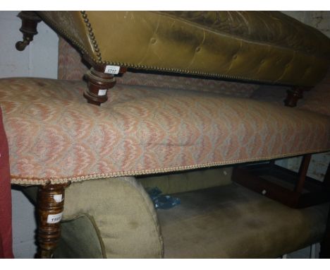 Late 19th / early 20th Century chaise longue, raised on turned tapering supports with brass and ceramic casters