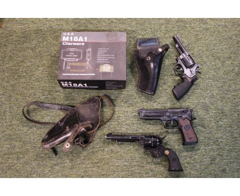 Boxed USA M18A1 Claymore 6mm BB &amp; 3 Costume Hand Pistols inc. US Leather Army Holster 