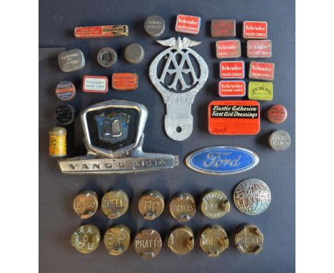 Collection of vintage auto and cycle related items to include 11x brass petrol can lids from Shell, Shell Mex, Pratt's, BP, E