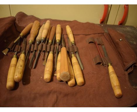 Assorted tools, including chisels (box), removal cost A 