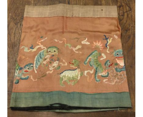 A large Chinese silk work tapestry. Est. £40 - £60.