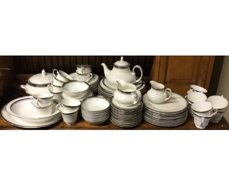 dinner service Auctions Prices