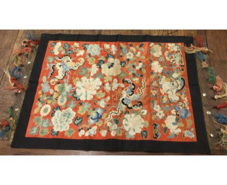 An old Chinese silk tapestry. Est. £40 - £60.