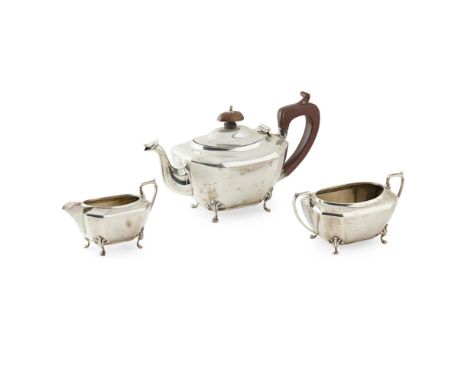 GEORGE V SILVER THREE PIECE TEA SERVICEHALLMARKED BIRMINGHAM 1913comprising a teapot, 13.5cm high; a milk jug, 5.5cm high; an