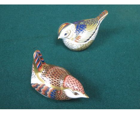 TWO ROYAL CROWN DERBY COLLECTORS GUILD CERAMIC BIRD PAPERWEIGHTS 