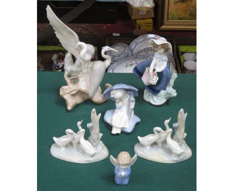 LLADRO CERAMICS FIGURE, THREE NAO GROUPS AND OTHER FIGURES 