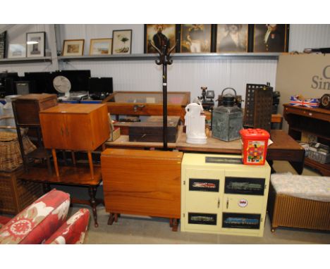 A hat and coat stand and a gateleg table