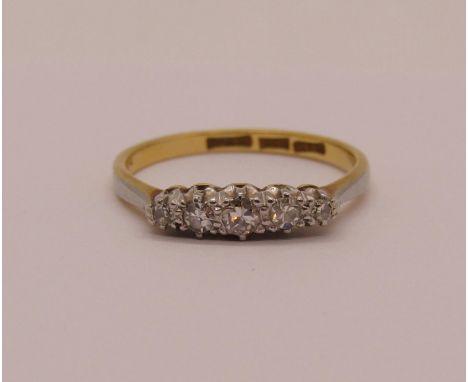 18ct five stone diamond ring, size O/P, 2.5g 