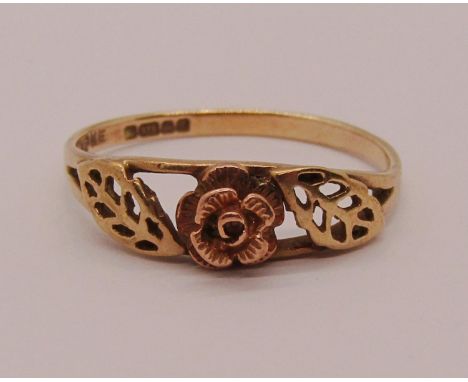 Vintage 9ct rose design ring, size Q/R, 2g 