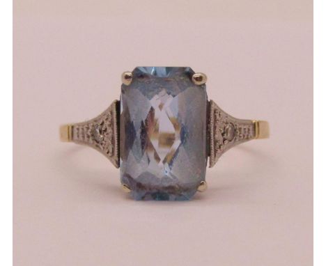 Art Deco 9ct blue spinel ring with platinum setting and diamond shoulders, size O/P, 2g 