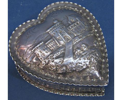 A Victorian heart shaped trinket box with Edinburgh Castle embossed to the lid, London 1885 by William Comyns &amp; Sons 9cm 