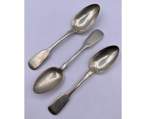 A selection of three Victorian silver spoons, hallmarked for 1839, by William Eaton.(175g)