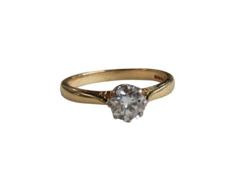 18 CARAT YELLOW GOLD DIAMOND SOLITAIRE RING WITH CIRCA 0.65 CARAT OF DIAMOND 