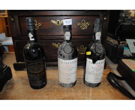 A bottle of Quinta Da Roed 1967 vintage port and two bottles of Grahams 1980 vintage port