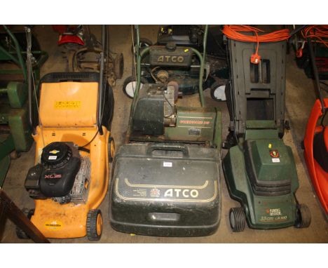 An Atco Commodore B17 17" petrol lawnmower with rear roller