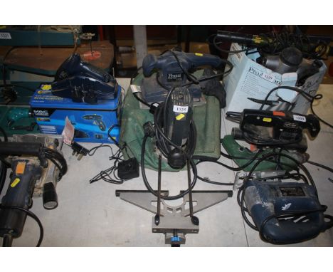A Ferm FVM-250 electric sander and a Elu MOF96 electric router