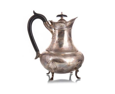 GEORGE V SILVER HOT WATER JUG EMILE VINER, SHEFFIELD 1934 of oval baluster form, with ebonised finial and handleQty: 700g