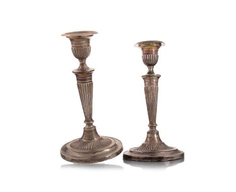 PAIR OF GEORGE V SILVER TABLE CANDLESTICKS S. BLACKENSEE & SONS, BIRMINGHAM 1922 each with fluted urn form sconce over a flut