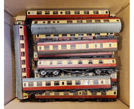 A large quantity of Bachmann passenger carriages in cream and maroon to include buffet, restaurant car etc, British Railway 0