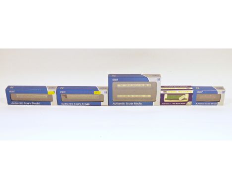 Dapol Model Railways N gauge coaches and rolling stock to include 2P-003-002 6872 &amp; 6873 B set coaches twin pack GWR choc