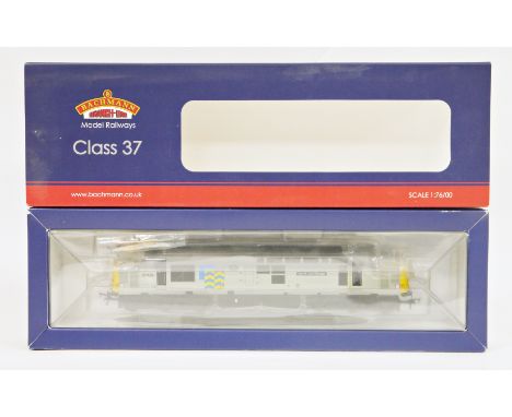 Bachmann Branch-line OO gauge model railways&nbsp; Class 37/4 rail freight petroleum 37428 ' David Lloyd George ', no. 32-383