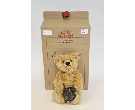 Steiff Exhibition bear 2004, exclusive to the UK and Ireland 20cm, Limited edition No. 01461 of 1500 pieces in original box &