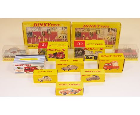 Twenty-one Modern Dinky Toys by Mattel&nbsp;to include 2 x 593 Panneaux&nbsp; de signalisation routiere, 187 Volkswagen Karma