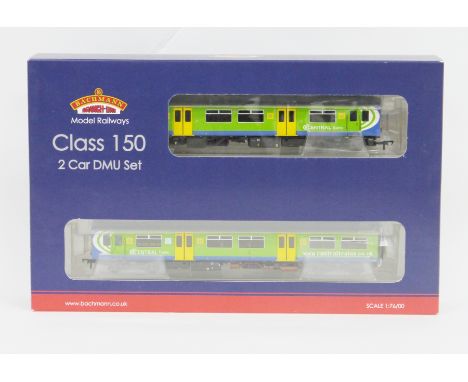 Bachmann Branch-line OO gauge model railways ' Class 150/1 DMU 2 car ' Centro ' set, no. 32-926, boxed