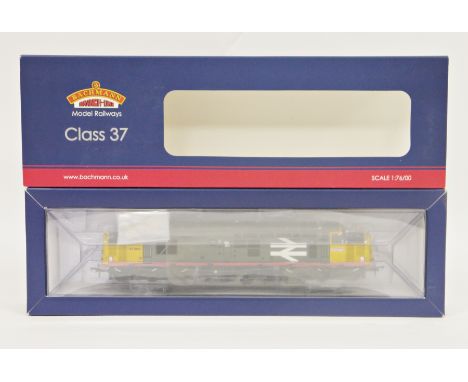 Bachmann Branch-line OO gauge model railways 'Class 37 diesel 37506 rail freight red stripe ' no. 32-387, boxed