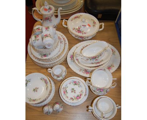 A Royal Albert part tea and dinner service in the Moss Rose pattern   Condition Report / Extra Information  Some light surfac
