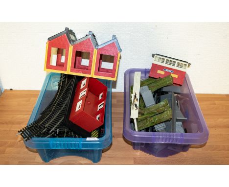 Model Train Interest - Hornby - Collection Of Track And Accessories. To Include Bridges, Platform, Track,Hornby R473 Station,