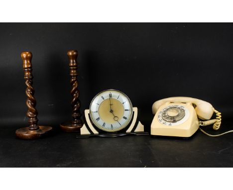 Smiths Art Deco Electric Mantel Clock Silvered chapter dial with Roman numerals and monochrome bakelite case of typical geome