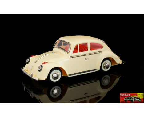 Apple China PF-175 1:24 Volkswagen VW Beetle Plastic Model Toy Complete with original box, made in China by Apple Toys. Good 