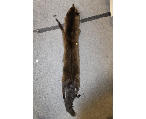 A VINTAGE BROWN FOX FUR STOLE 