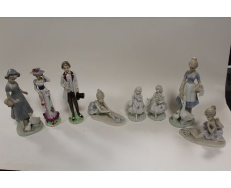 A SELECTION OF CERAMIC FIGURES 