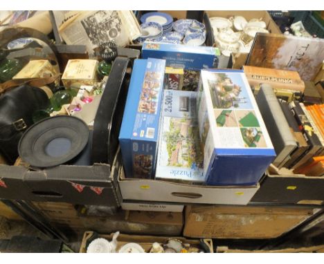 TWO TRAYS OF COLLECTABLES TO INCLUDE JIGSAW PUZZLES, TOGETHER WITH A TRAY OF VINTAGE BOOKS